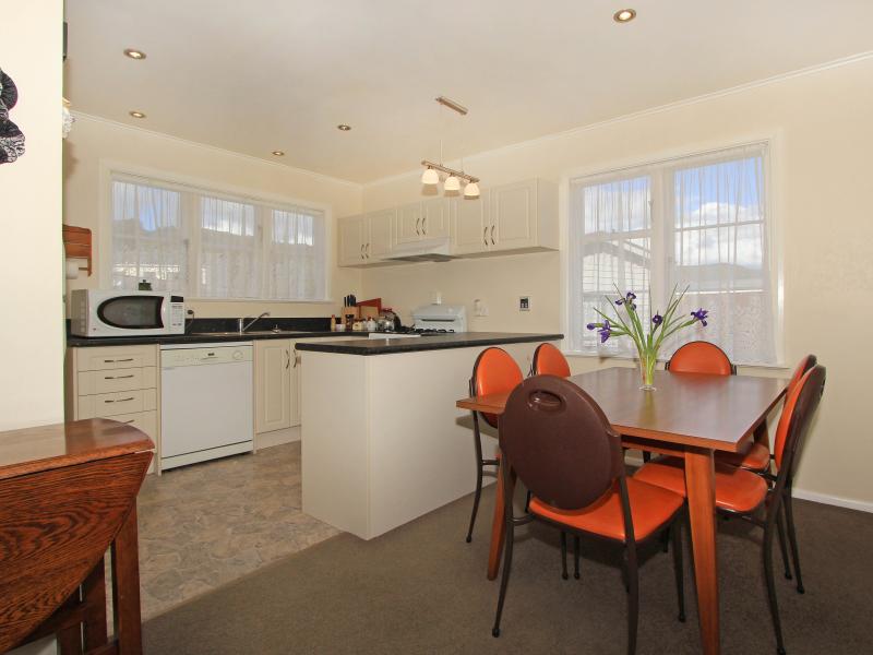 12 Foster Street, Taita, Lower Hutt - Carousel 2