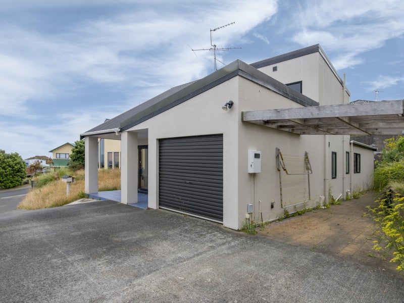 3A Bury Grove, Strathmore Park, Wellington - Carousel 2