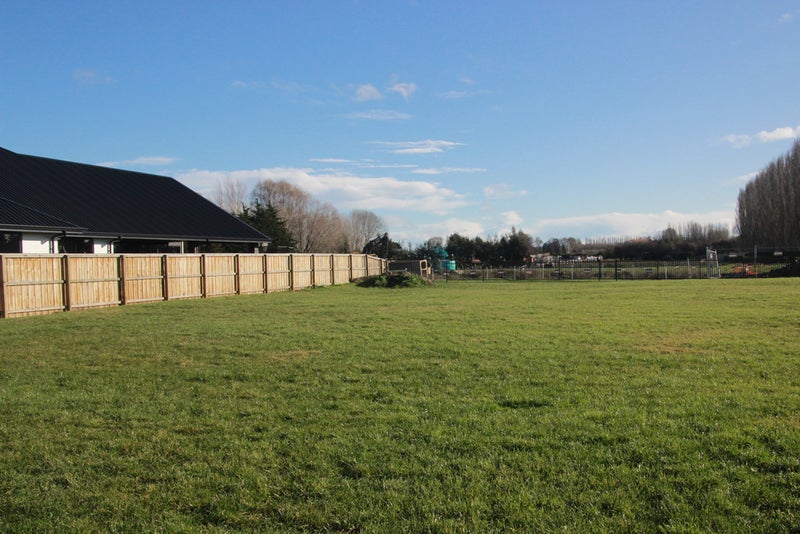12 Picadilly Avenue, Casebrook, Christchurch - Carousel 2