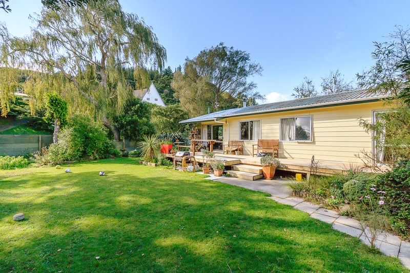 12 Edmund Lomas Grove, Birchville, Upper Hutt - Carousel 1