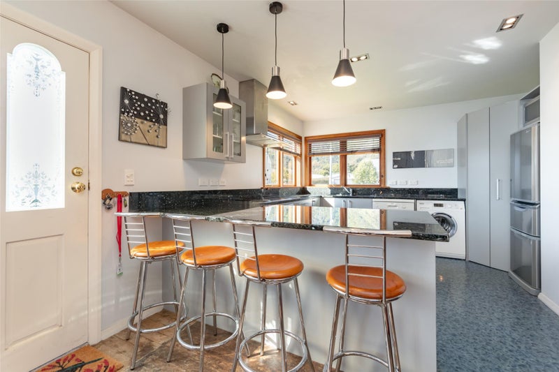 2 Whakataki Grove, Waiwhetu, Lower Hutt - Carousel 2