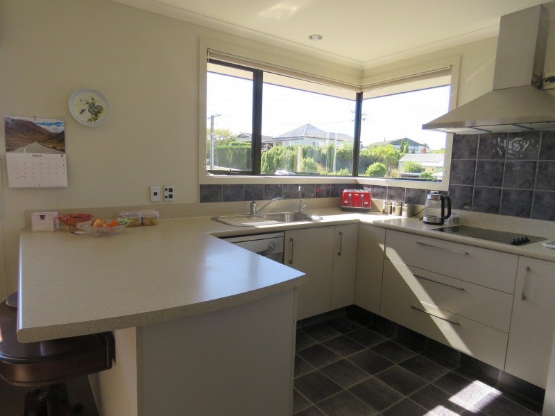 18 Mersey Street, South Hill, Oamaru - Carousel 2