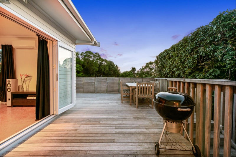 18 Aroha Avenue, Sandringham, Auckland - Carousel 2