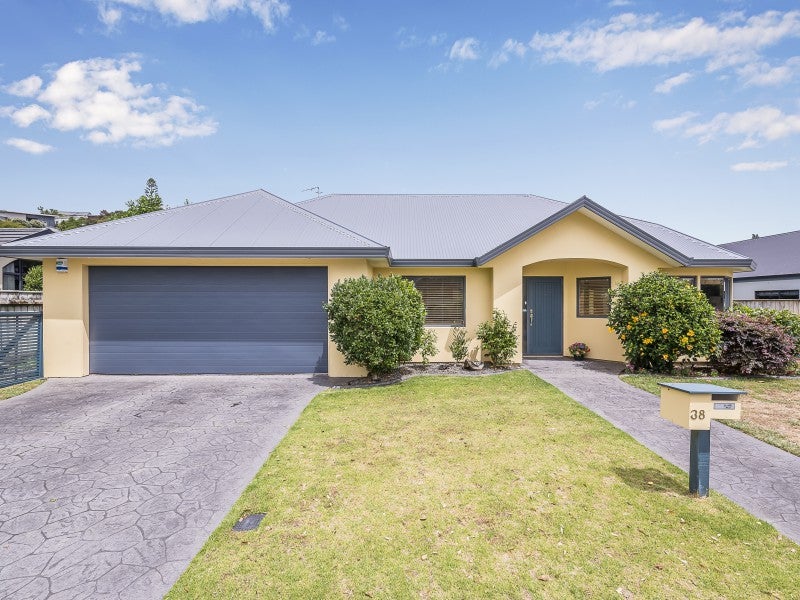 38 Lorna Irene Drive, Raumati South, Paraparaumu - Carousel 1
