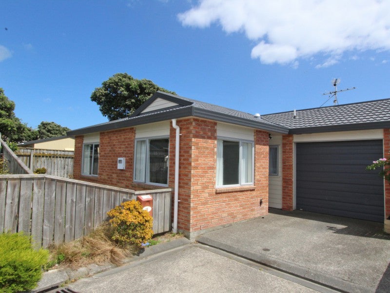 11 Pohutukawa Grove, Titahi Bay, Porirua - Carousel 14