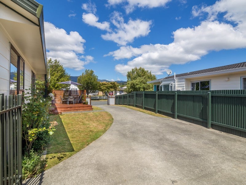 3 Delaware Grove, Totara Park, Upper Hutt - Carousel 2