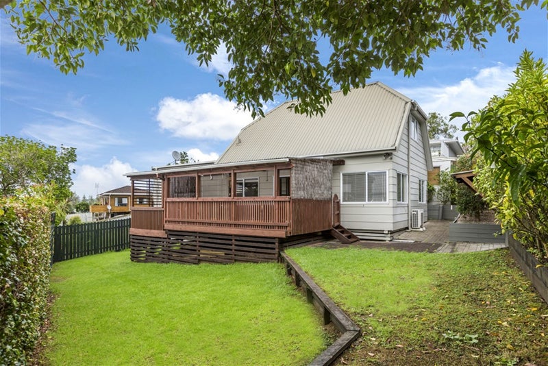 1/15 Kennedy Avenue, Forrest Hill, Auckland - Carousel 1