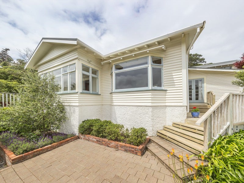 49 Imlay Crescent, Ngaio, Wellington - Carousel 1