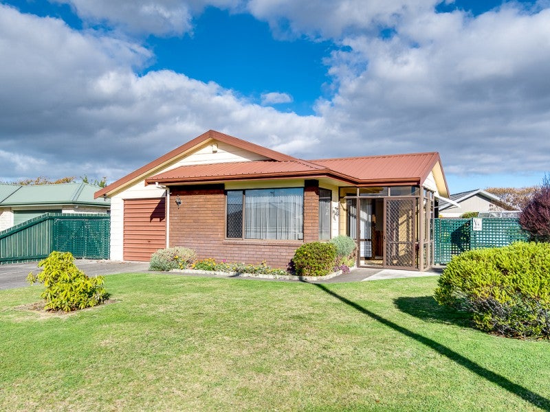 7 Whiting Crescent, Greenmeadows, Napier - Carousel 1
