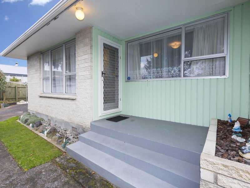 4/35 Ararino Street, Trentham, Upper Hutt - Carousel 1