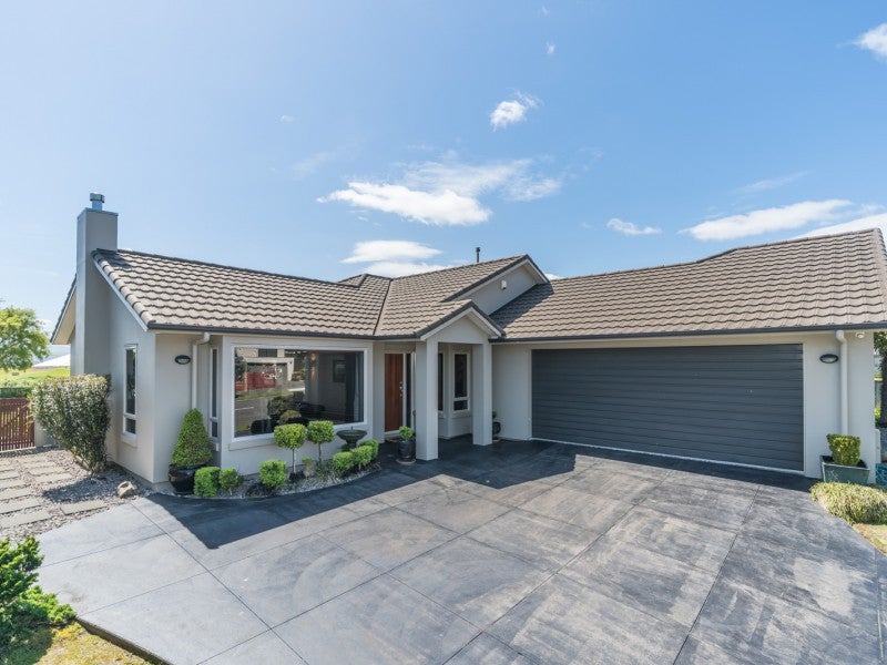 87 Ruapehu Drive, Fitzherbert, Palmerston North - Carousel 2