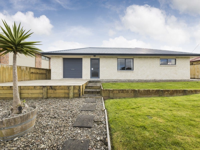 34 Logan Way, Kelvin Grove, Palmerston North - Carousel 2