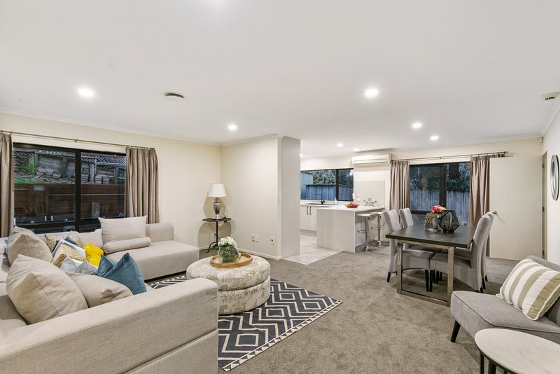 31 Chieftain Rise, Goodwood Heights, Auckland - Carousel 1