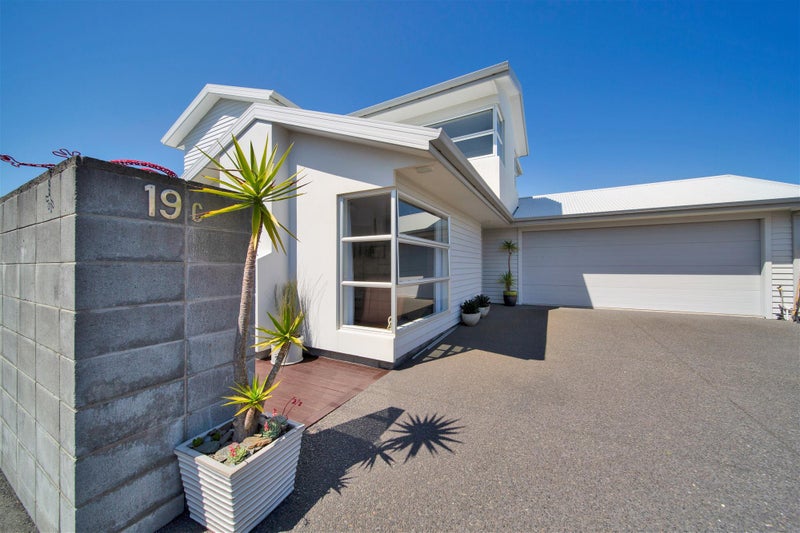 19C Beach Street, Fitzroy, New Plymouth - Carousel 2