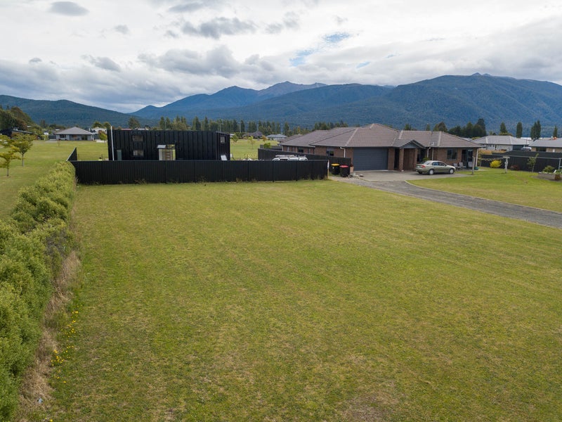 7 Acheron Way, Te Anau, Te Anau - Carousel 2
