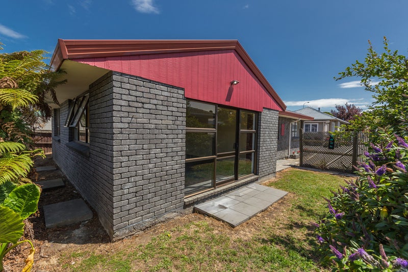 2/136 Milton Street, Somerfield, Christchurch - Carousel 1