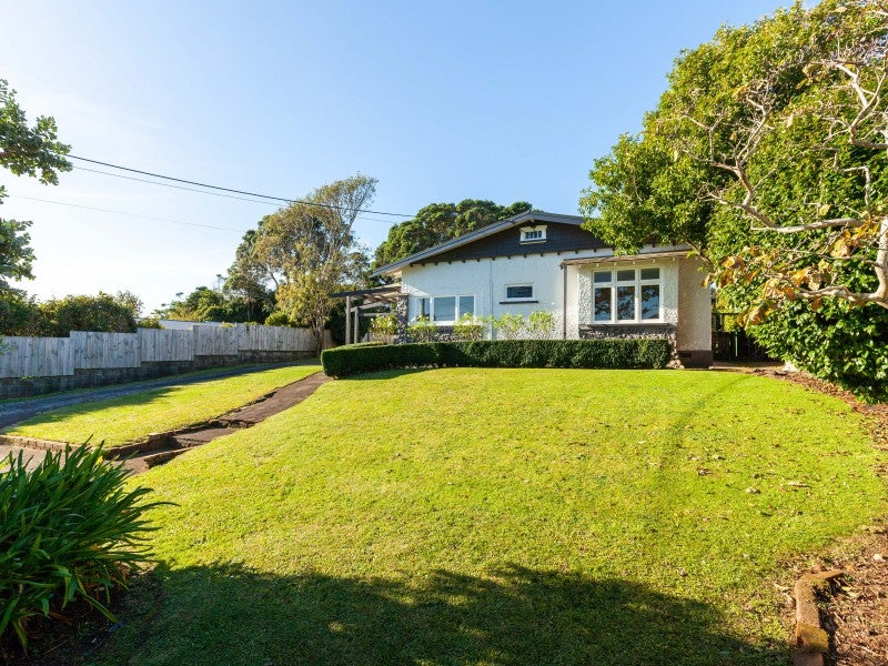 10 Omata Road, Westown, New Plymouth - Carousel 2