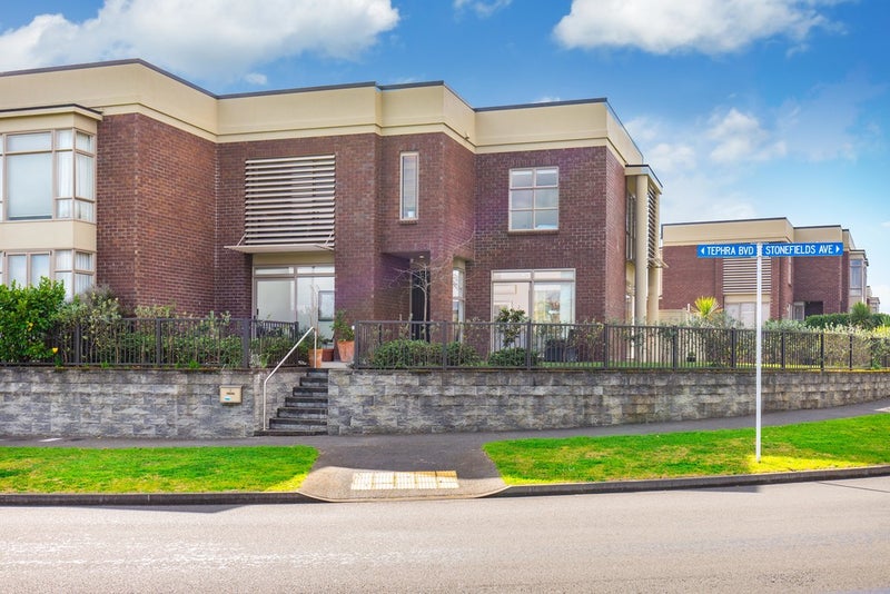 1 Tephra Boulevard, Stonefields, Auckland - Carousel 2