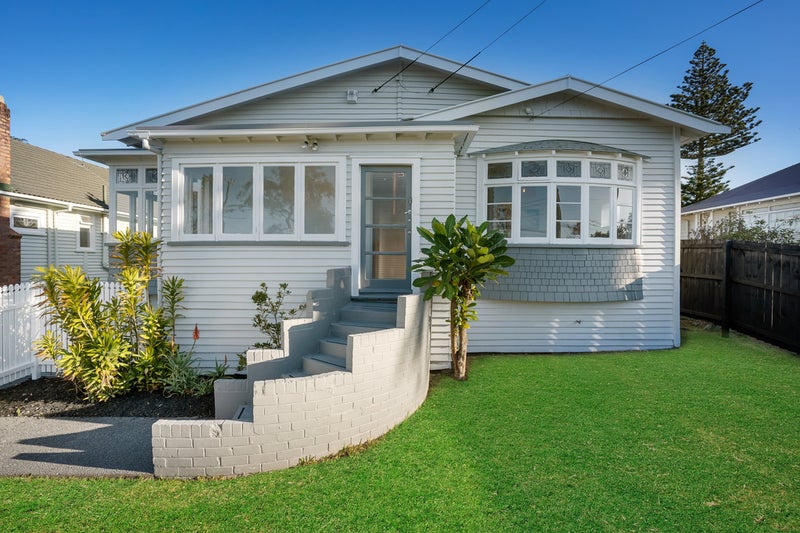30 Taumata Road, Sandringham, Auckland - Carousel 2