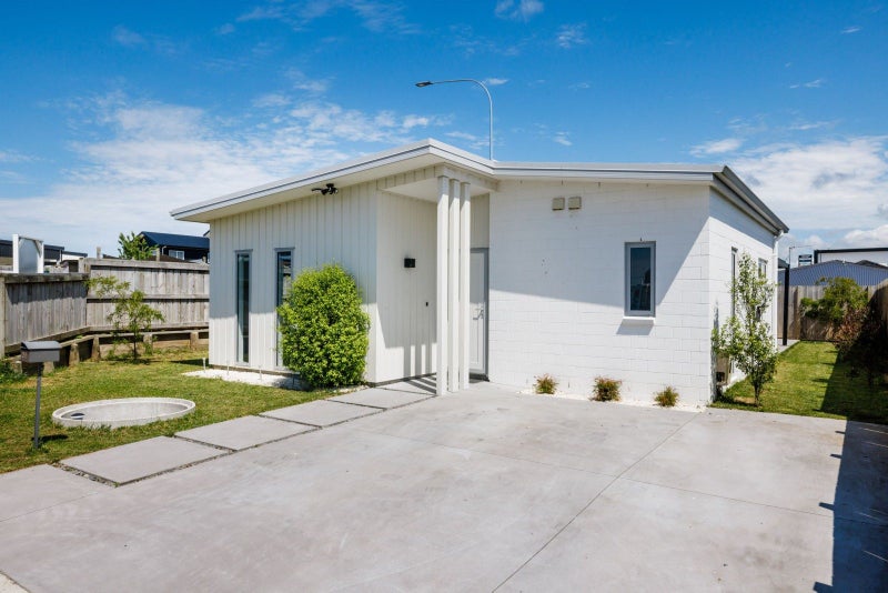 24 Rocky Road, Huntington, Hamilton - Carousel 1
