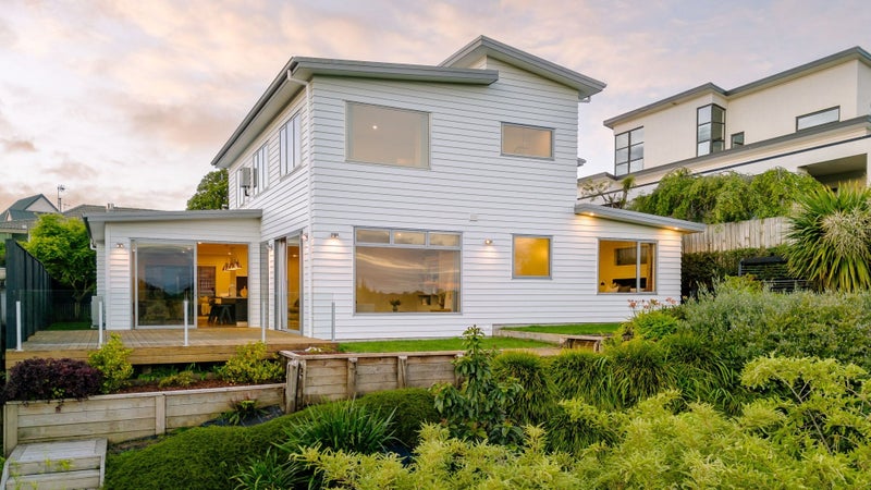 14 Sheriff Place, Riverlea, Hamilton - Carousel 1