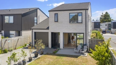 10 Sollum Road, Panmure, Auckland - Carousel 1