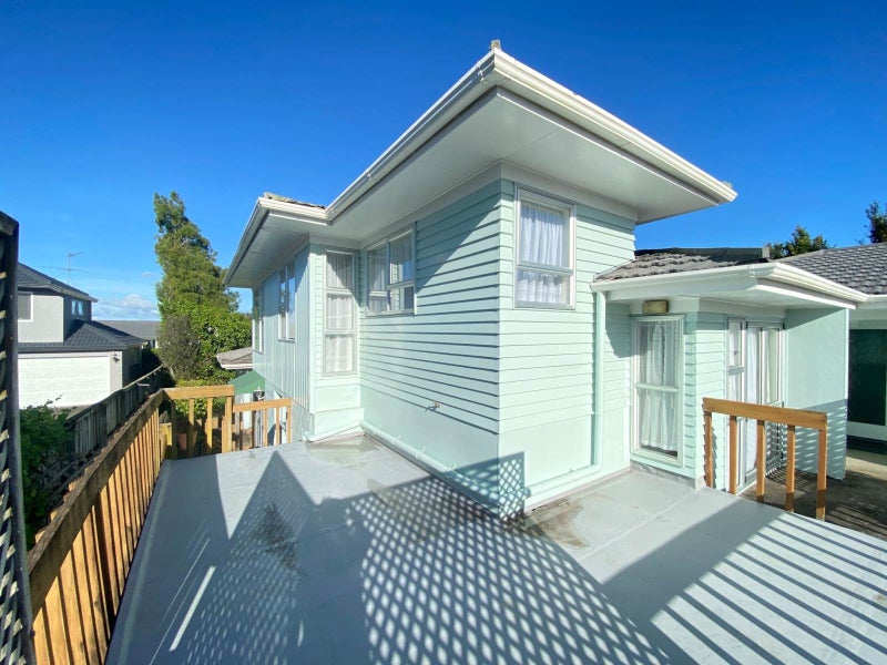 6 Avoca Road, Cockle Bay, Auckland - Carousel 1
