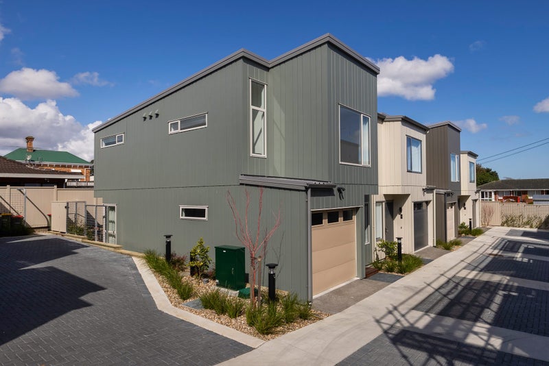 4 Brightwell Place, Avondale, Auckland - Carousel 2