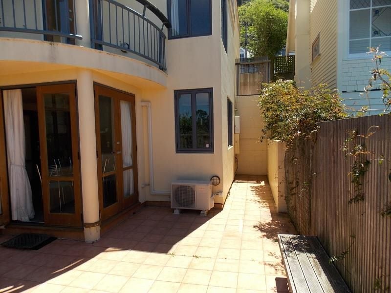 14B Barton Terrace, Thorndon, Wellington - Carousel 2