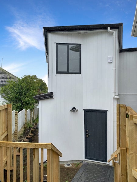 47A Kelman Road, Kelston, Auckland - Carousel 1