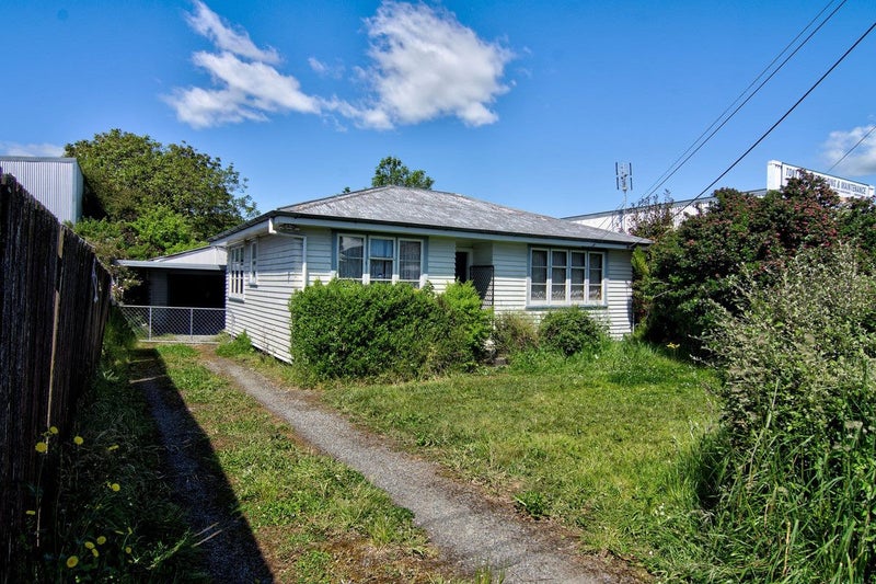 49 Villa Street, Masterton - Carousel 1