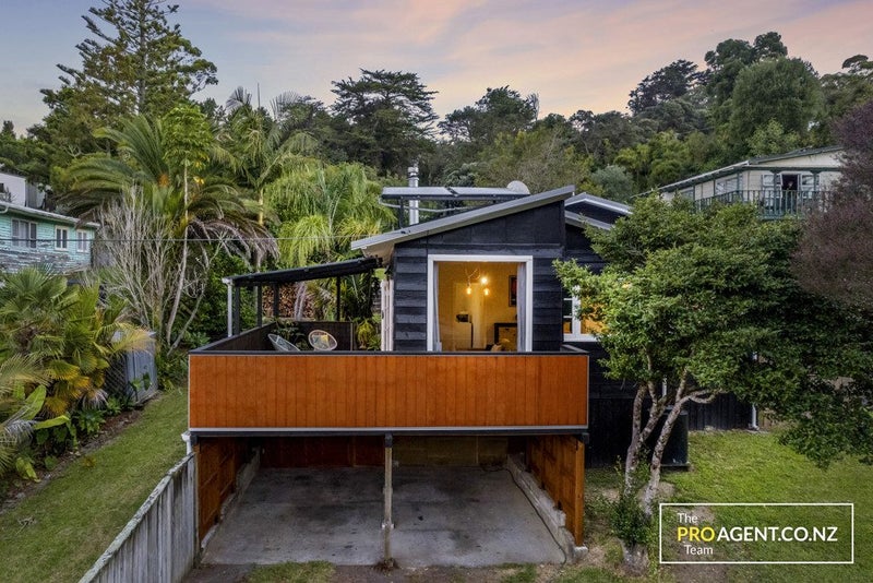 15 Western Road, Laingholm, Auckland - Carousel 1