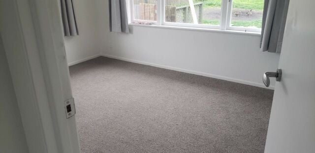 8A Alston Avenue, Kelston, Auckland - Carousel 23