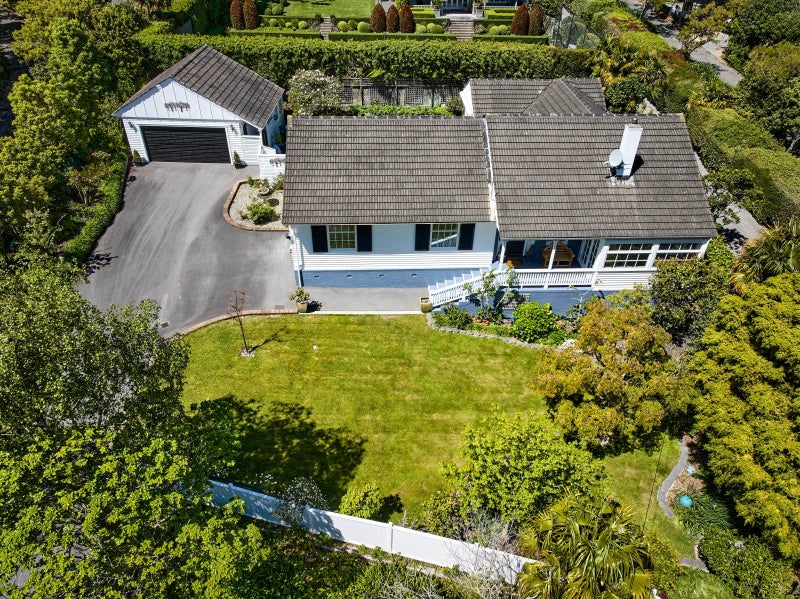 100 Cheviot Road, Lowry Bay, Lower Hutt - Carousel 26
