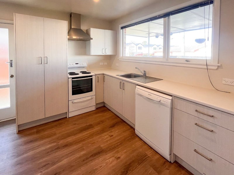 2/29 Heywood Terrace, Richmond, Christchurch - Carousel 2