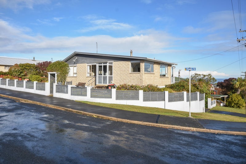 2 Moodie Street, Shiel Hill, Dunedin - Carousel 1
