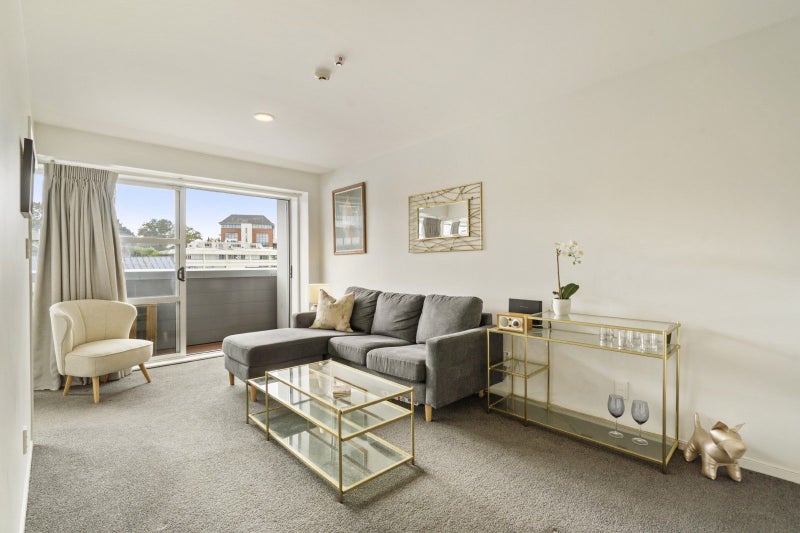 28/8 Clayton Street, Newmarket, Auckland - Carousel 2