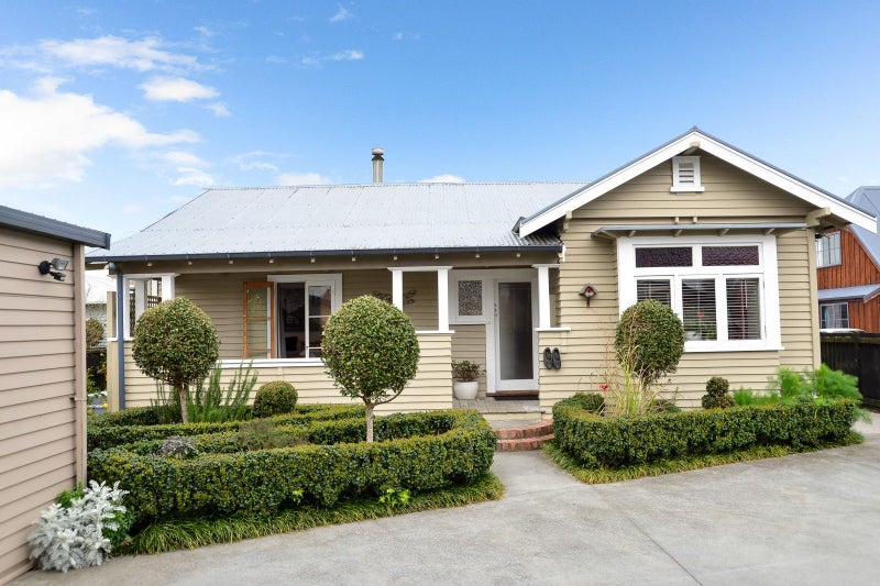 46 Naylor Street, Hamilton East, Hamilton - Carousel 1