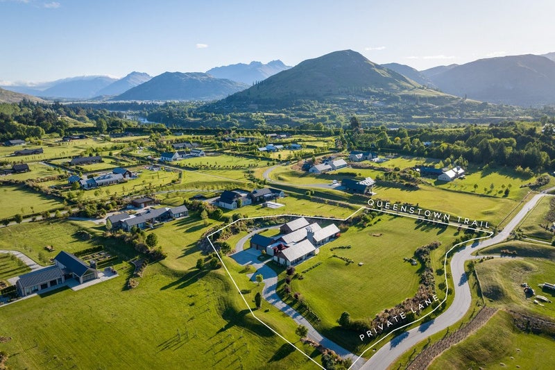 1 Ayrshire Lane, Speargrass Flat, Queenstown - Carousel 2