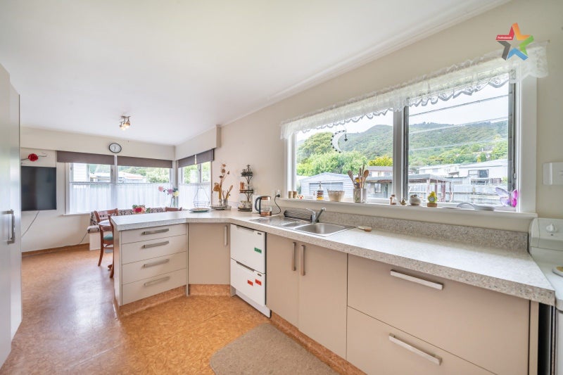 22 Ruthven Road, Wainuiomata, Lower Hutt - Carousel 2