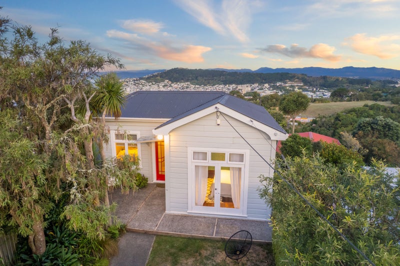 28 Mortimer Terrace, Aro Valley, Wellington - Carousel 1