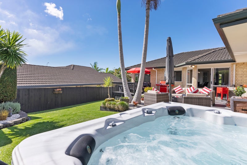 39 Moyrus Crescent, East Tamaki Heights, Auckland - Carousel 1