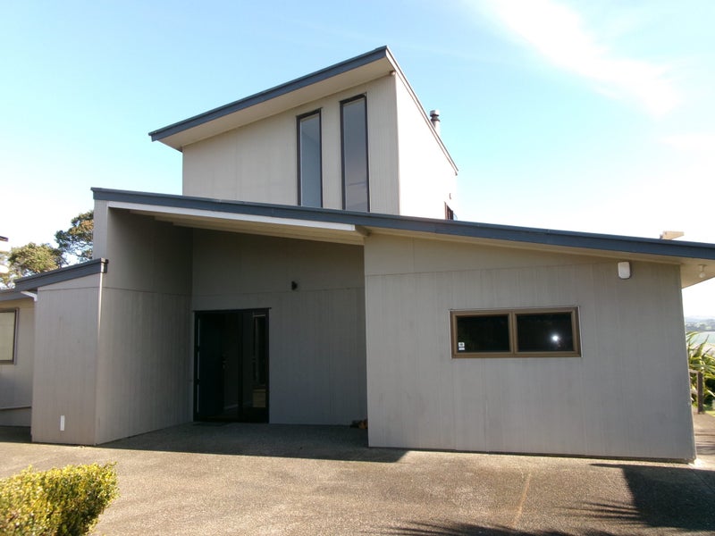 4 First Avenue, Waiuku - Carousel 2