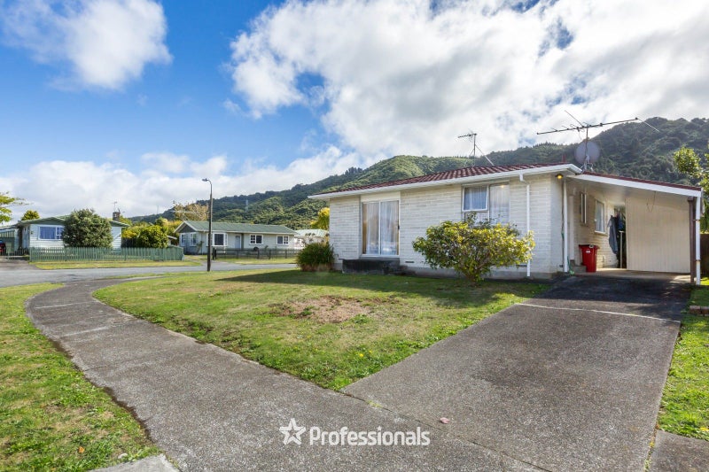 1/102 Pasadena Crescent, Totara Park, Upper Hutt - Carousel 2