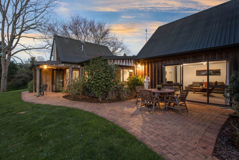 146 Work Road, Katikati - Carousel 1