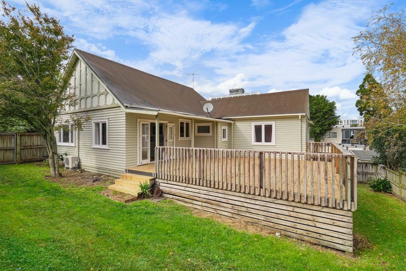 160 Pembroke Street, Hamilton Lake, Hamilton - Carousel 1