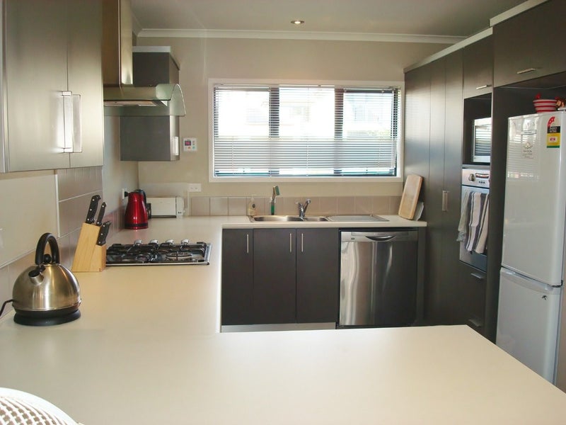3 Vicente Place, Oteha, Auckland - Carousel 2