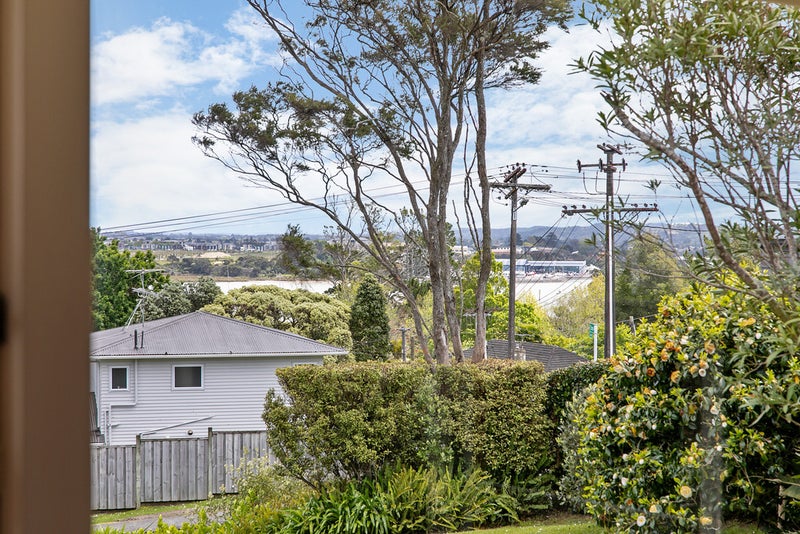 36 Sunnyhaven Avenue, Beach Haven, Auckland - Carousel 21