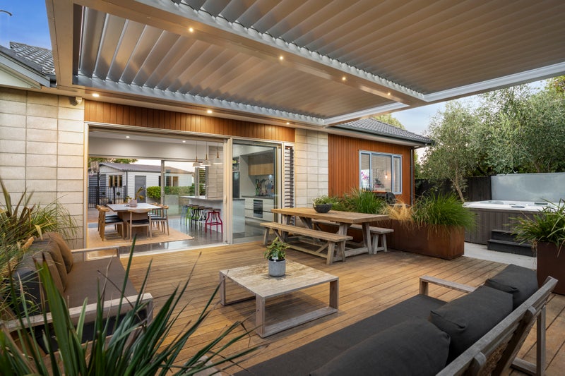 11 Nadine Place, Mangere Bridge, Auckland - Carousel 2