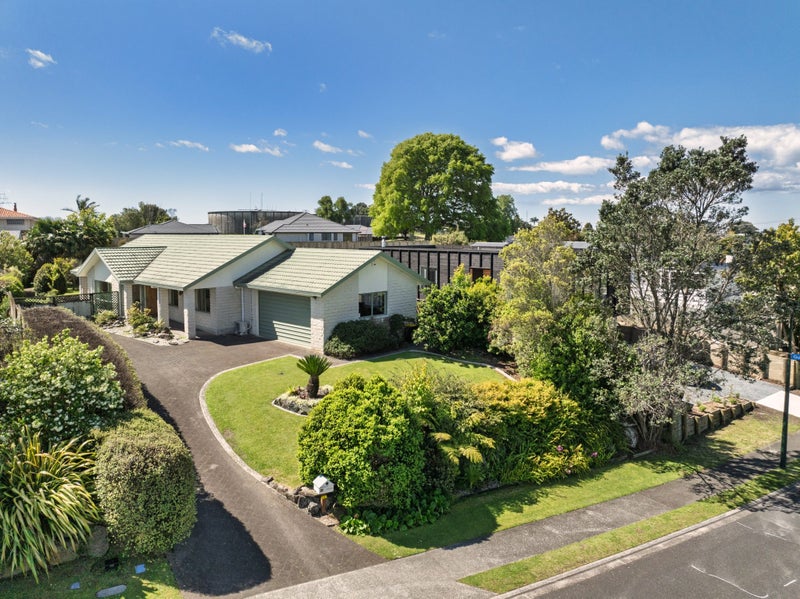 12 Wakefield Drive, Bethlehem, Tauranga - Carousel 2